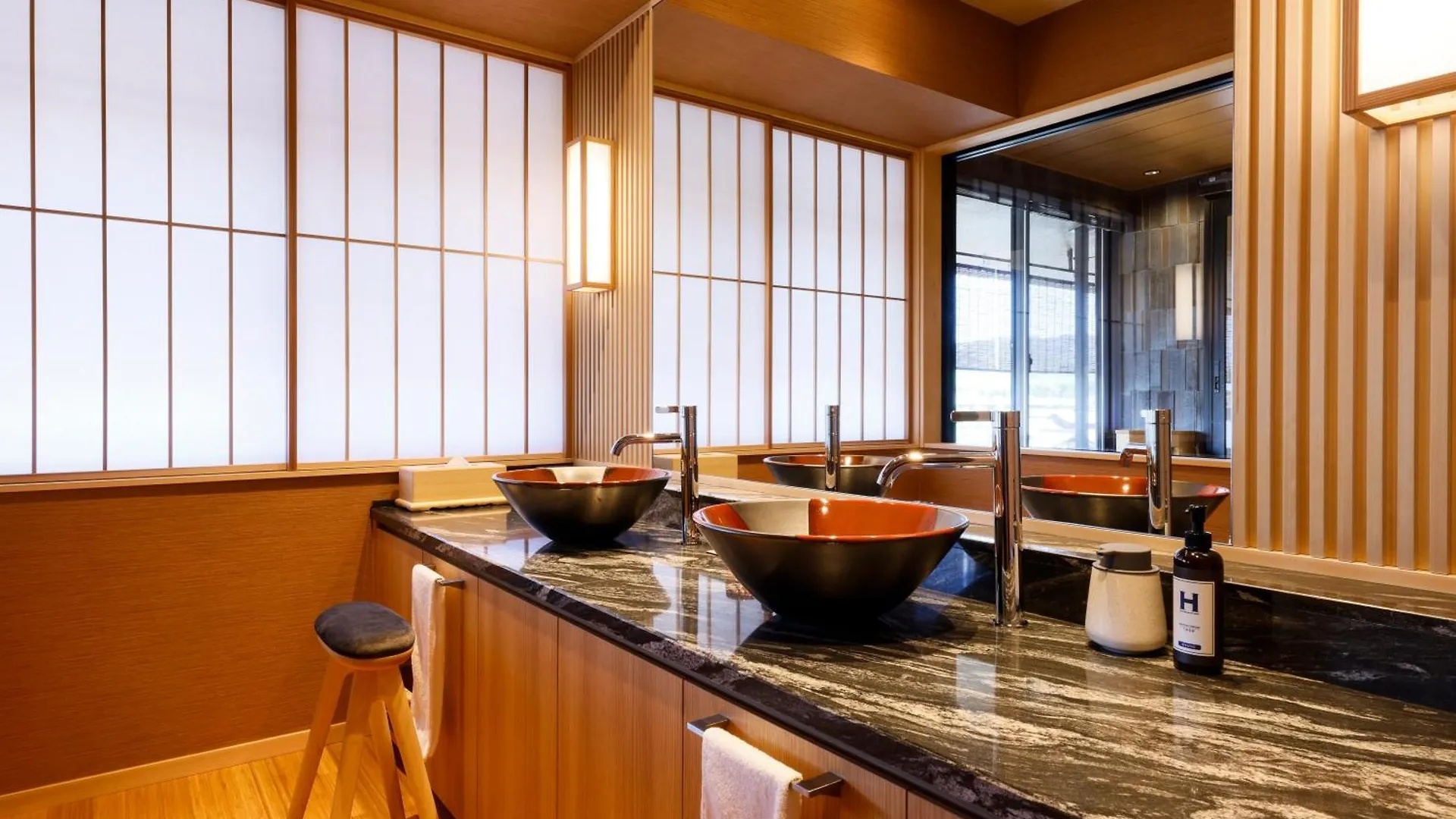 Kyoto Arashiyama Onsen Ryokan Togetsutei 4*,